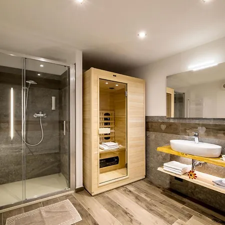 Apart-hotel Fenat - Alpine Living Introd